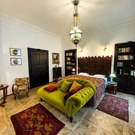 Opera - Mestsky Palac מלון דירות 3*