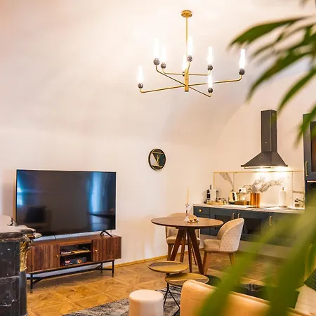 Opera - Mestsky Palac Banská Štiavnica