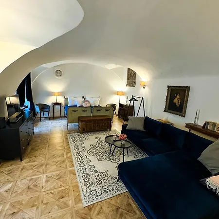 Opera - Mestský Palác Apartahotel