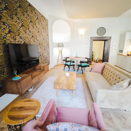 Opera - Mestský Palác 3*