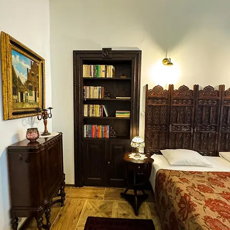 Opera - Mestsky Palac Hotel apartamentowy 3*