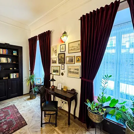 Opera - Mestský Palác