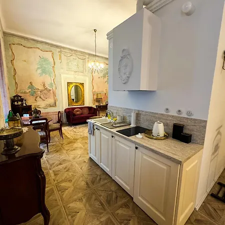 Opera - Mestský Palác Apartahotel 3*