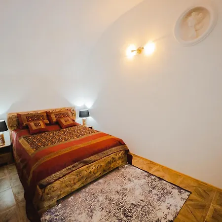 Opera - Mestsky Palac 3*
