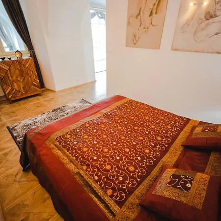 Opera - Mestský Palác Banská Štiavnica