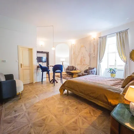 Opera - Mestský Palác 3*