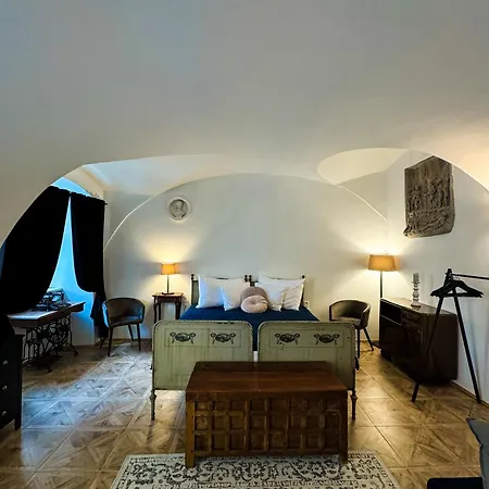 Opera - Mestsky Palac 3*