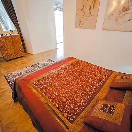 Opera - Mestsky Palac 아파트호텔 Banská Štiavnica