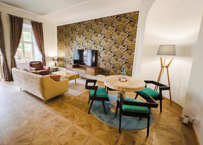 Opera - Mestsky Palac Lägenhetshotell Banská Štiavnica