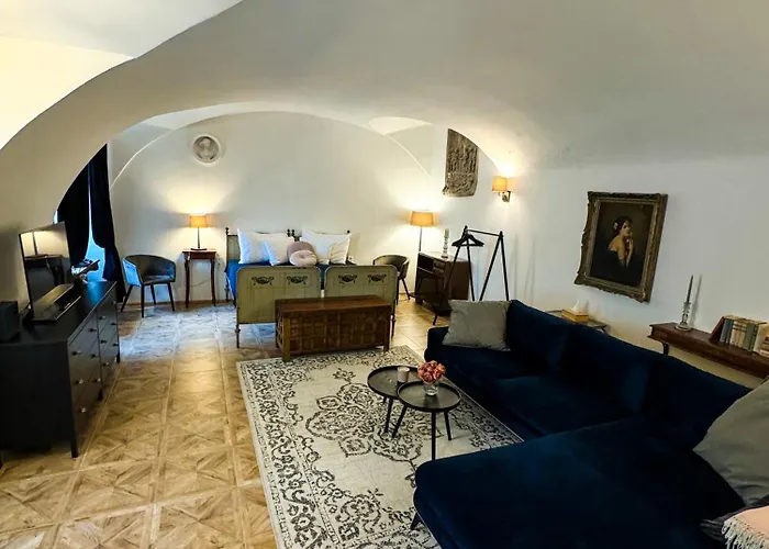 Opera - Mestsky Palac Lägenhetshotell