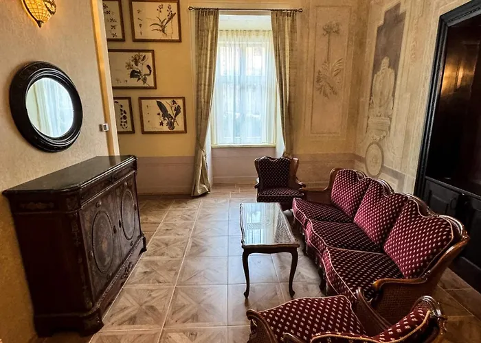 Opera - Mestsky Palac Lägenhetshotell
